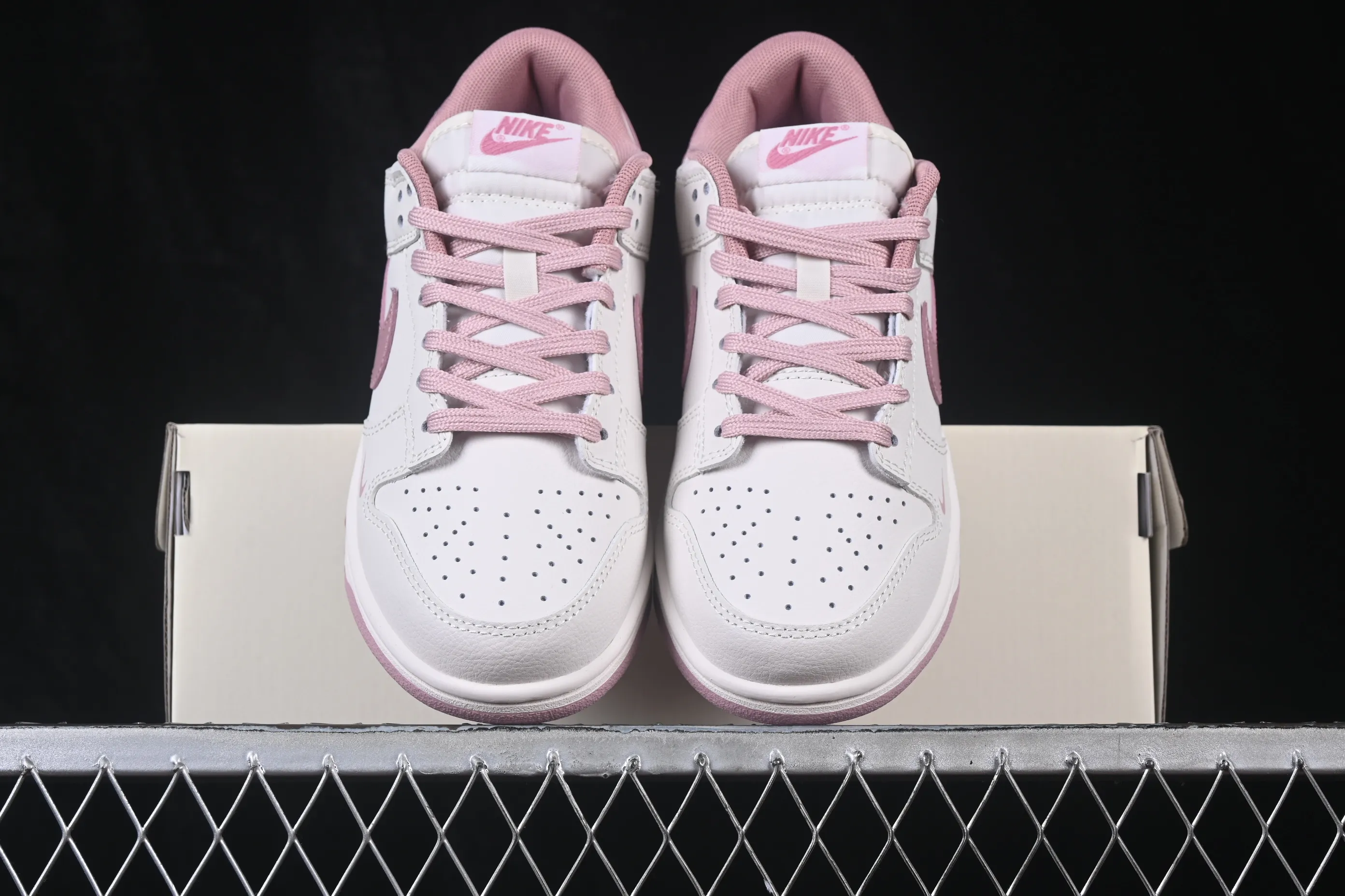 All categories Nk SB Dunk Series Nk SB Dunk Low High-end customized low-top sneakers Nike SB Dunk Low low-top casual skateboard shoes WP0418-178